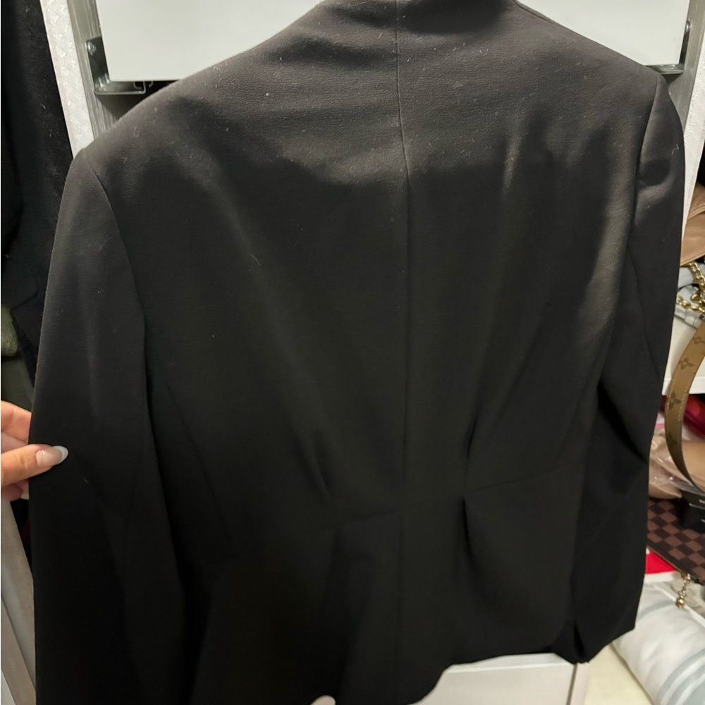 NWT Calvin Klein blazer ! Size six color black - Picture 5 of 6